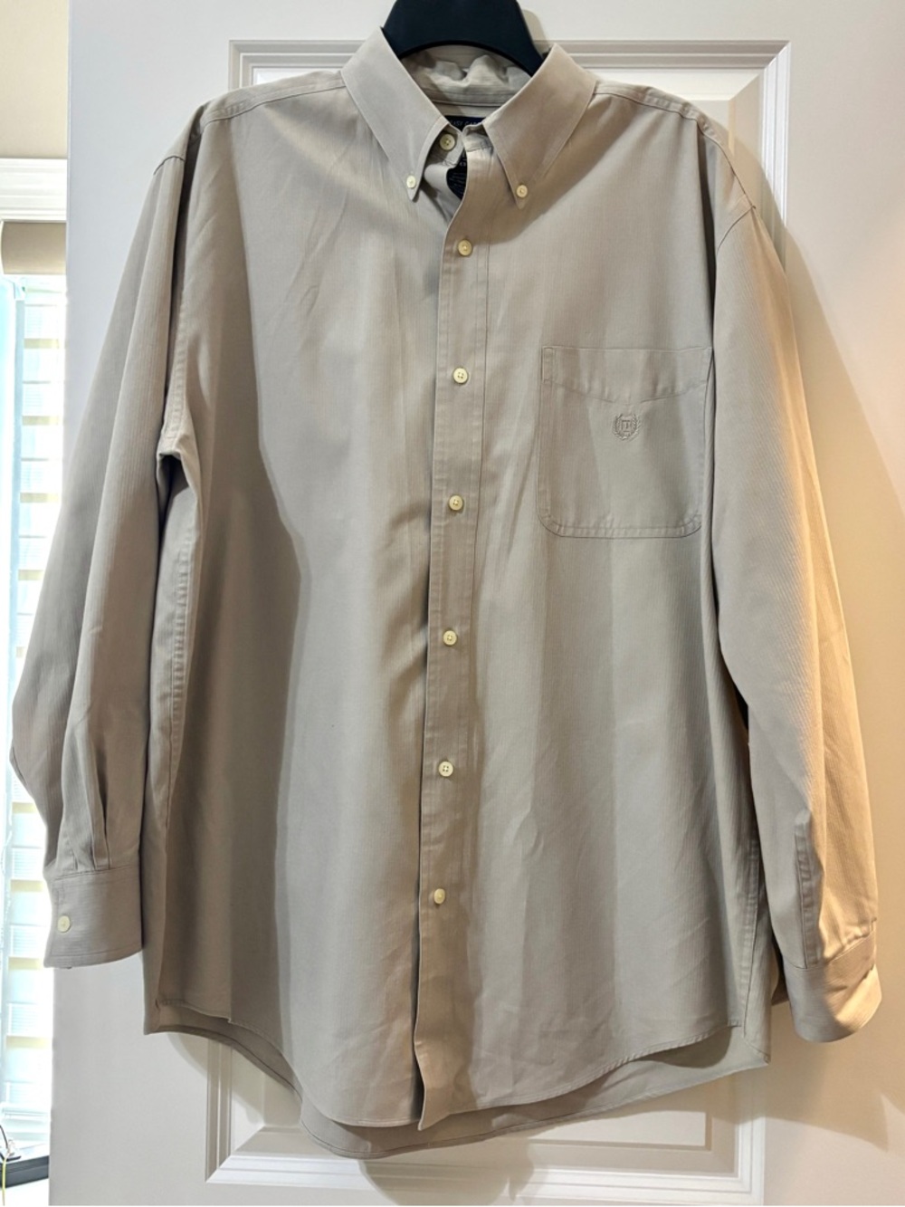 Chaps Men's Button-Down Longsleeve Shirt
